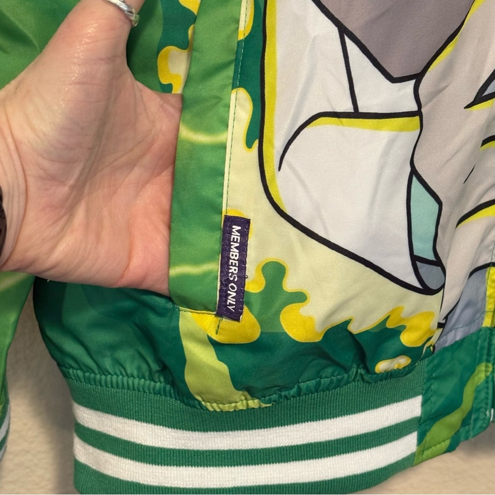 NWT Rick and Morty Members Only Bomber Jacket Green Portal Graphic Full Zip M - Picture 3 of 15